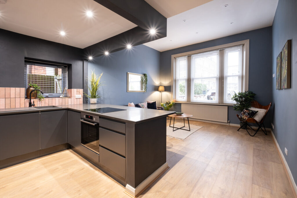 Black kitchen